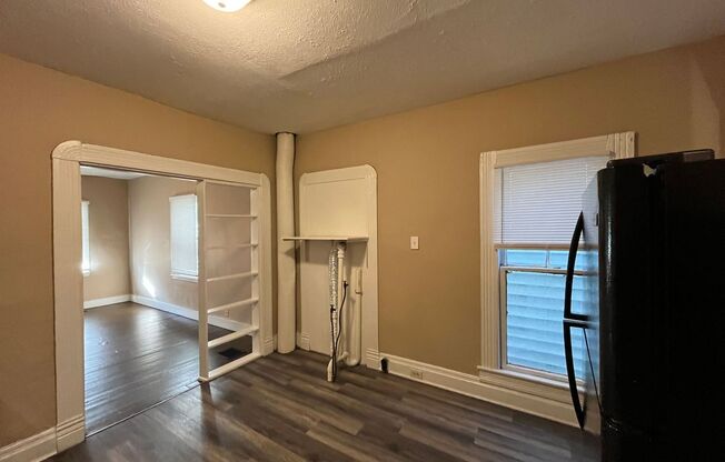 1 bed, 1.5 baths, $625, Unit East 722 Front