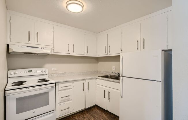 2 beds, 1 bath, 700 sqft, $1,530, Unit 207