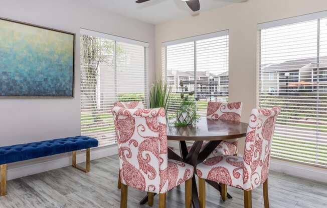 Dining at Royal Wildewood Manor Apartments, Clute, TX