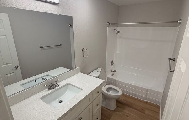 2 beds, 1 bath, 950 sqft, $2,850, Unit 1K