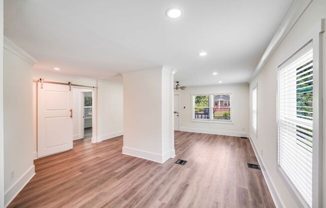 Live in Comfort & Style – Renovated 3-Bedroom in Statesville Ave Terrace!
