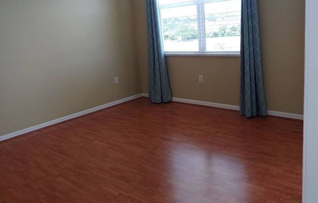 3 beds, 2 baths, $3,000, Unit Unit 1503