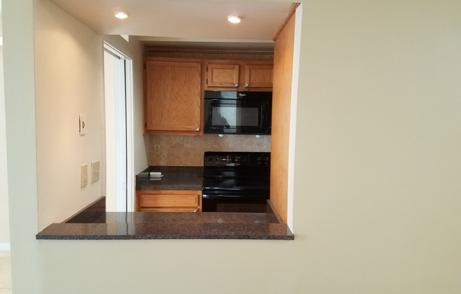 Spacious 2-Bedroom/2 Bath Bi-Level Garden Condo w/ Private Terrace in Coldspring!