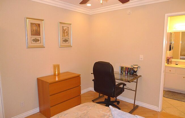 2 beds, 2 baths, 910 sqft, $2,595, Unit 410