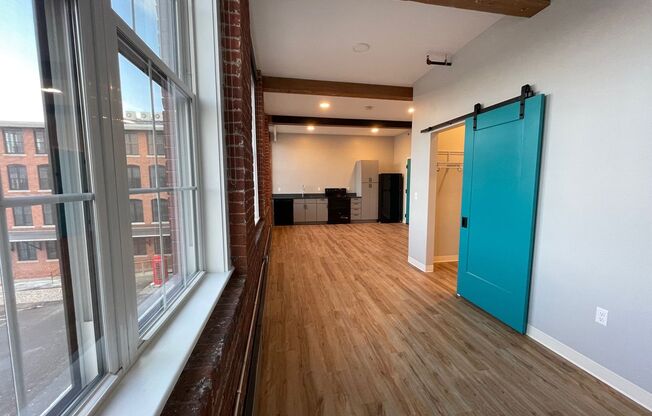 Studio, 1 bath, 472 sqft, $1,715, Unit 214