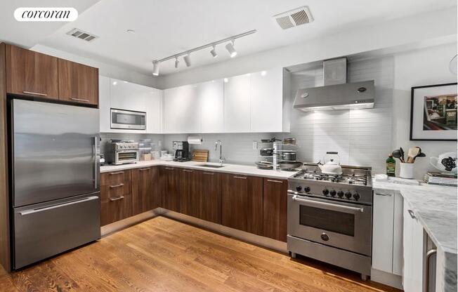 159 W 126 ST