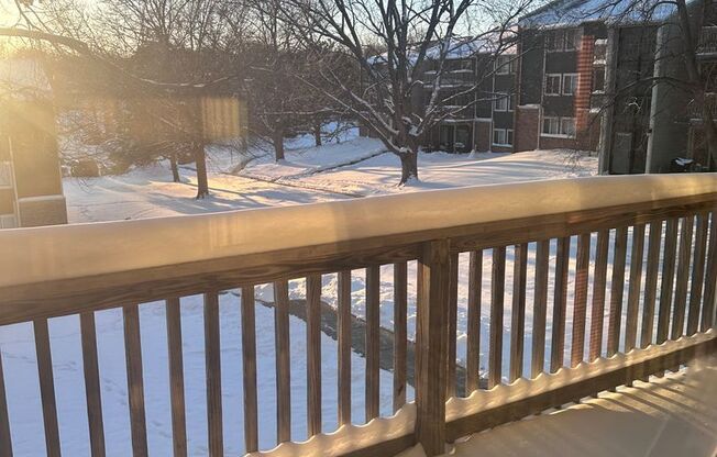 2 beds, 2 baths, 935 sqft, $1,160, Unit 21Q-2D