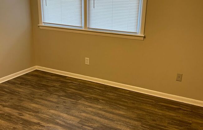 1 bed, 1 bath, 616 sqft, $878, Unit 19