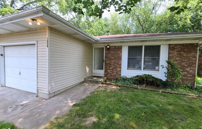 Recently Renovated 3-Bedroom Duplex in Quiet Neighborhood in Goshen