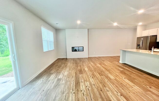 5129 Sidney Square