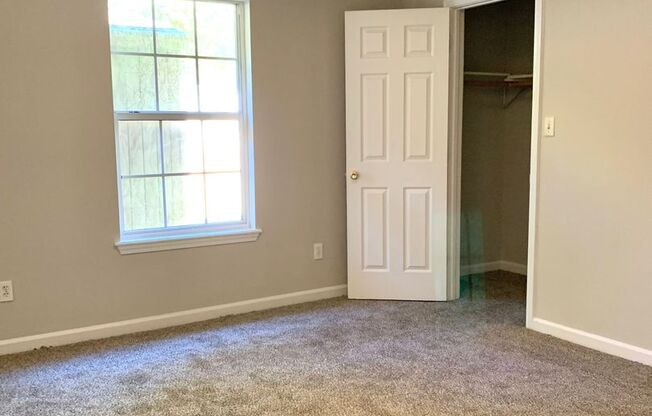 3 beds, 1 bath, $1,195