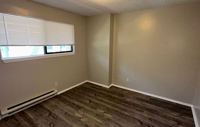 2 beds, 1 bath, 900 sqft, $1,100, Unit #301