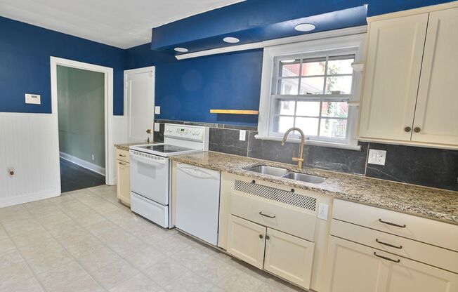 Beautiful Single Family in Bellevue Park