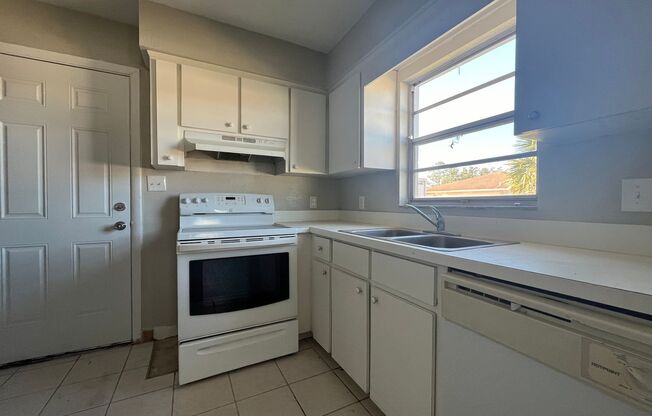 2 bed/ 1 bath duplex
