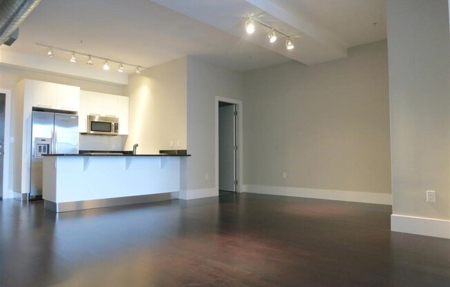 154 W 2 ST