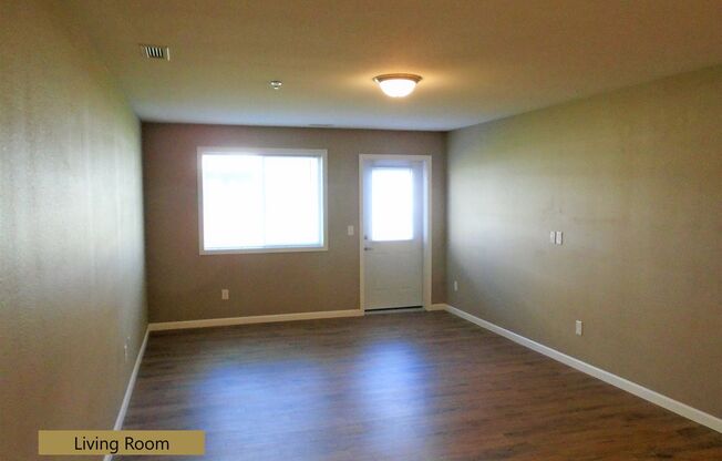 2 beds, 1 bath, 999 sqft, $1,380, Unit 320-313