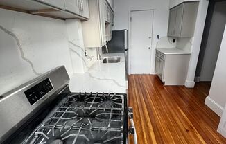 3 beds, 1 bath, $3,400, Unit #20