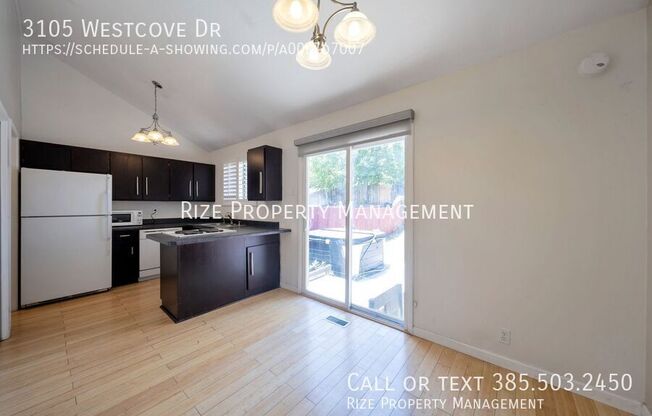 3105 WESTCOVE DR