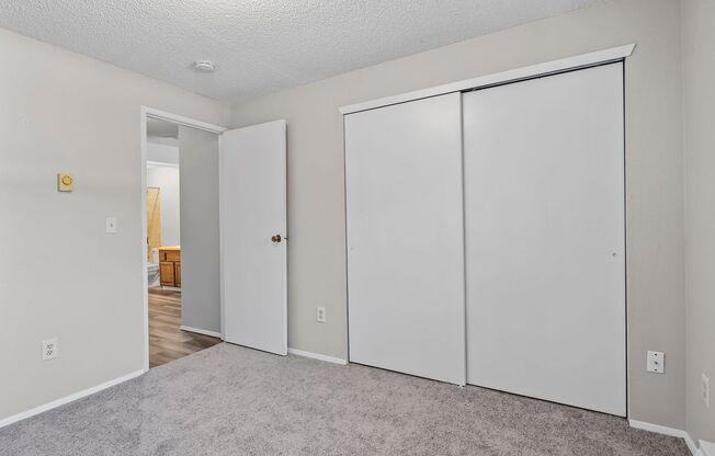 2 beds, 1.5 baths, 960 sqft, $1,395, Unit 12