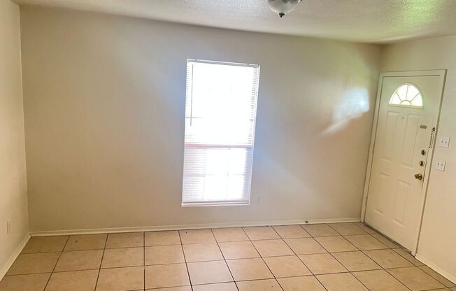 1102 Leslie Circle