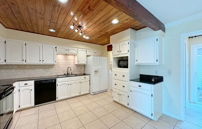 Custom Remodeled Townhome off Jefferson Hwy