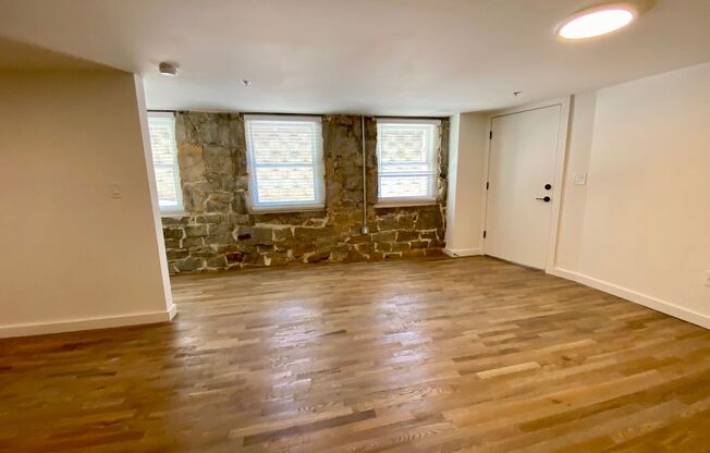 2 beds, 2 baths, 1,005 sqft, $2,567, Unit 013