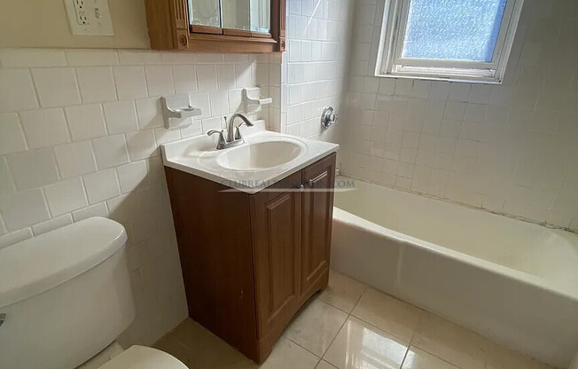 126 Warren St 024