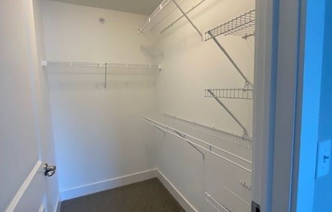 1 bed, 1 bath, 852 sqft, $1,471, Unit 2103-205