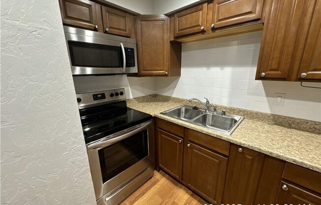 1 bed, 1 bath, $1,200, Unit Building 21