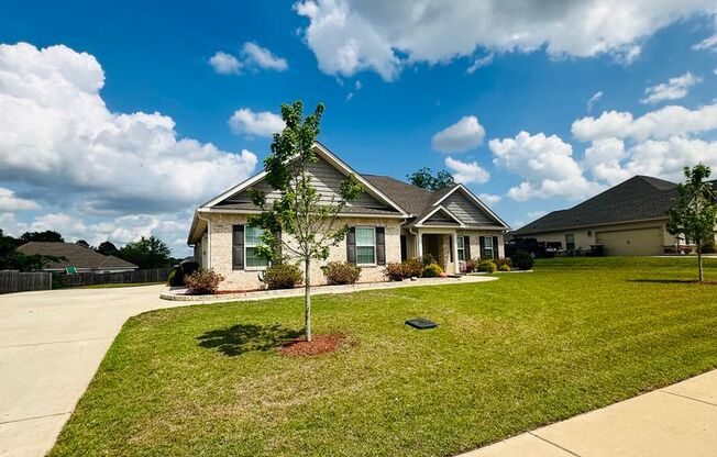 Welcome to 104 Chatham Ct in Byron, GA