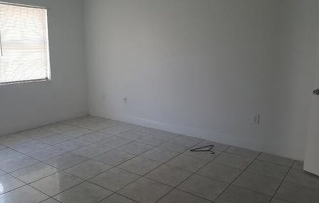 2 beds, 2 baths, 947 sqft, $2,000, Unit 615-205 (R)