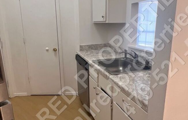 2 beds, 1.5 baths, $1,295