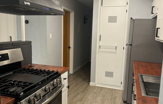 1 bed, 1 bath, $1,250