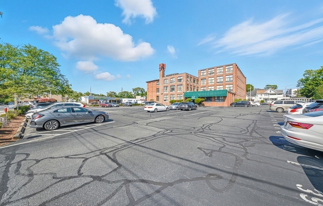 1 bed, 1 bath, 440 sqft, $2,100, Unit U106