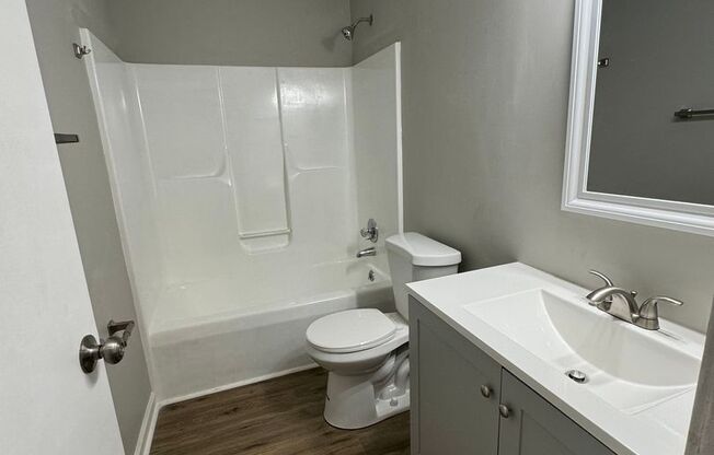 2 beds, 1.5 baths, 1,000 sqft, $995, Unit 1