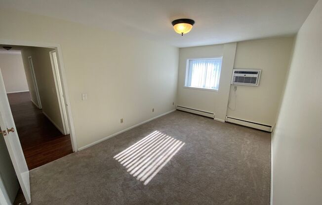 1 bed, 1 bath, 740 sqft, $1,025, Unit 304