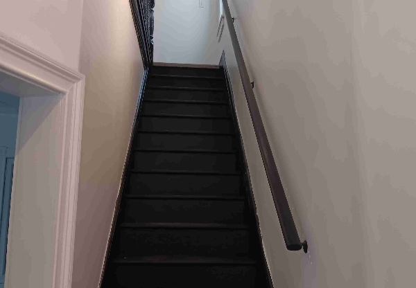 727 MARY ST