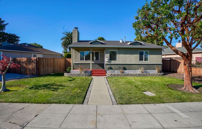 3 Bed / 2 Bath San Mateo home in North Shoreview area. YouTube tour!!