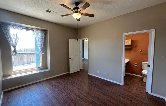 Cute 3 Bedroom 2 Bathroom Home In Rio Rancho!