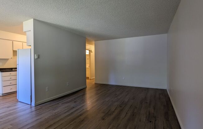 2 beds, 1 bath, 750 sqft, $1,395, Unit #01