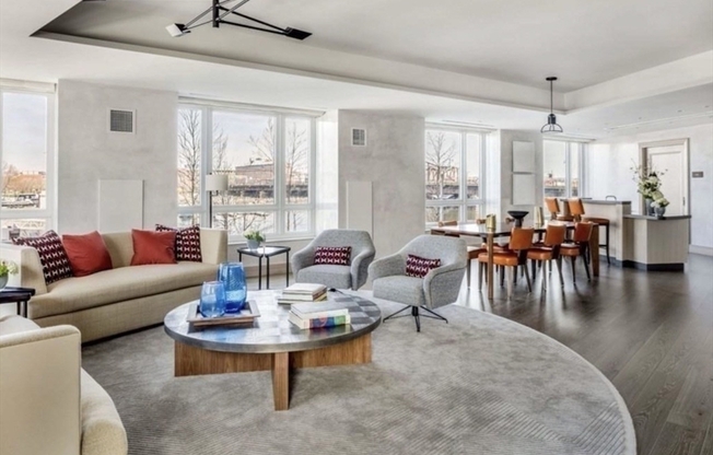 1 bed, 1 bath, 692 sqft, $3,799, Unit 10M
