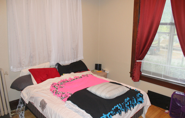 1 bed, 1 bath, 433 sqft, $1,045, Unit 5