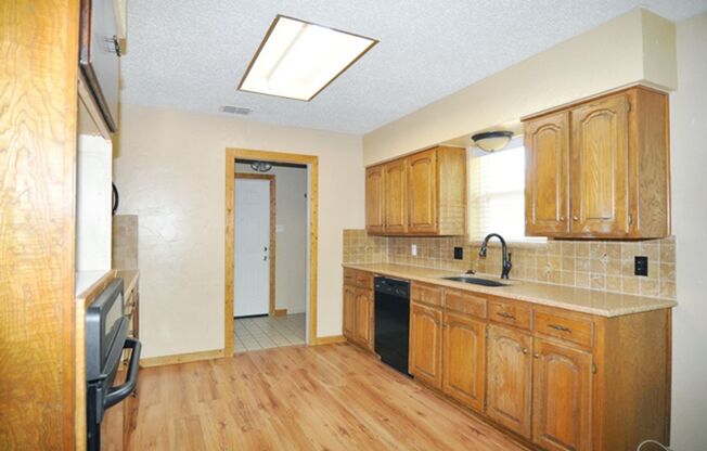 3 beds, 2 baths, $2,050