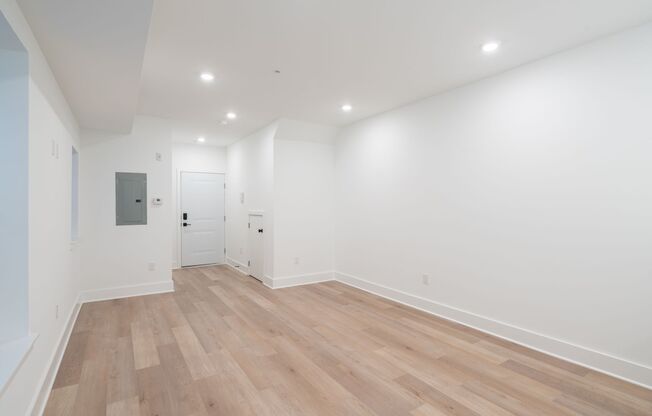 1513 W Girard Avenue