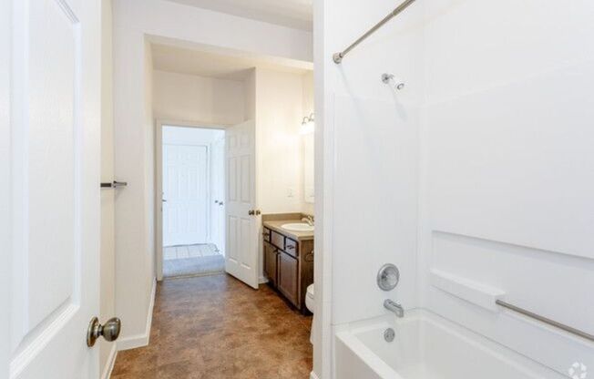 1 bed, 1 bath, 743 sqft, $1,290
