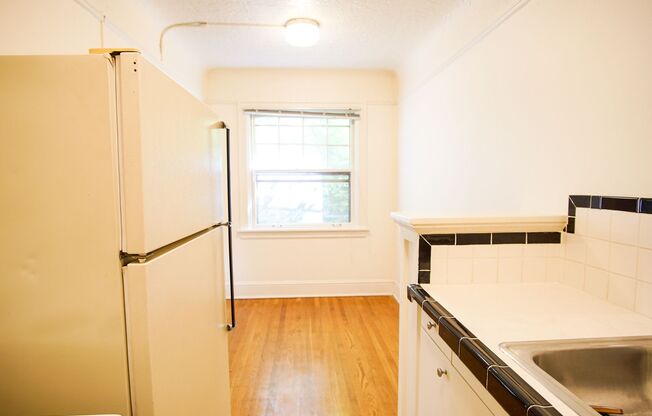 1 bed, 1 bath, $1,375, Unit 201