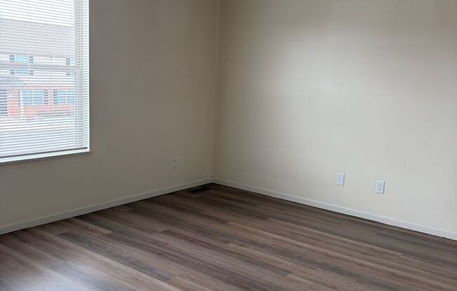 2 beds, 1 bath, 885 sqft, $1,150, Unit 764