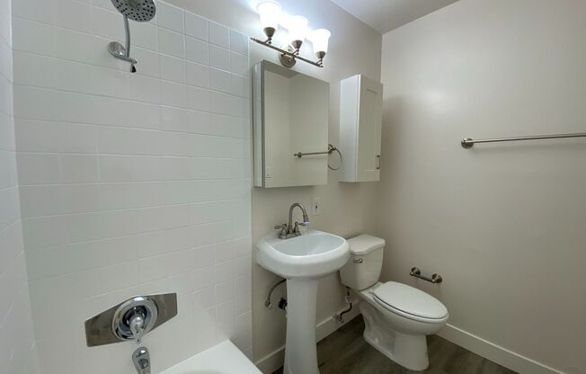 2 beds, 1 bath, 780 sqft, $2,495, Unit 13