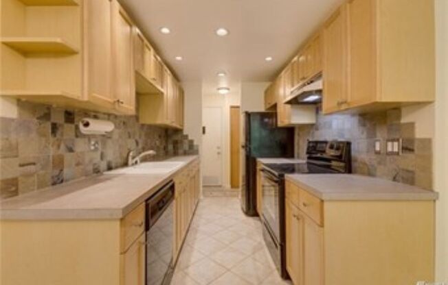 1 bed, 1 bath, $1,850, Unit # #L 32