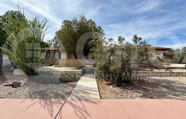 570 S VILLA NUEVA DR